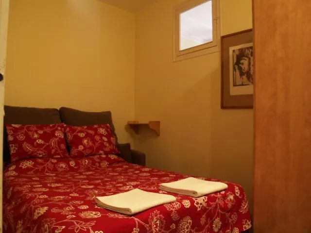 Poble Sec-1: Centrally Located Budget Apartment Barcelona 0*,  Spanien